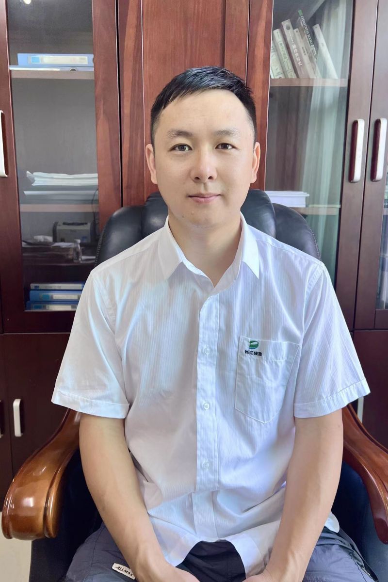 杨飞